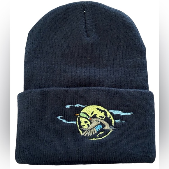 PORT AND COMPANY Navy Blue beanie hat with embroidered duck flying by the moon - Picture 1 of 8
